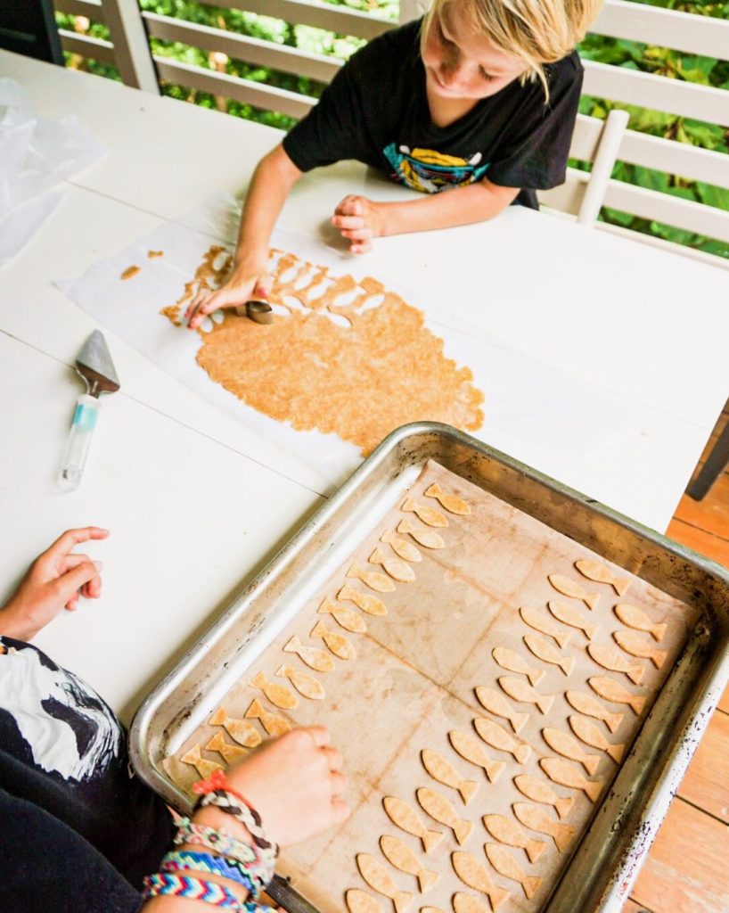 preparing goldfish