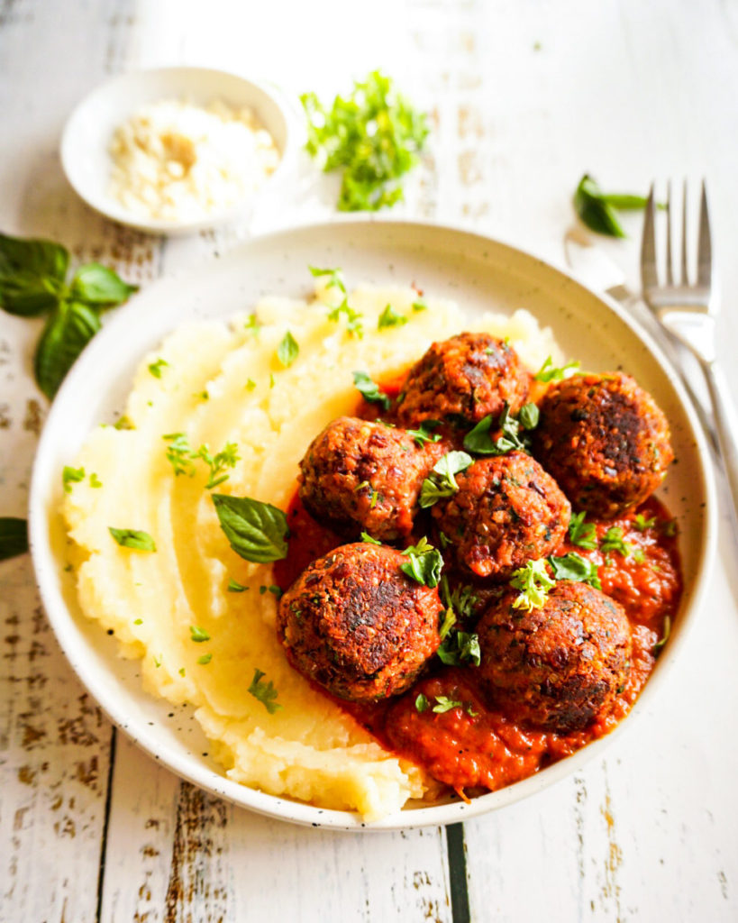 meatballs in tomato sauce