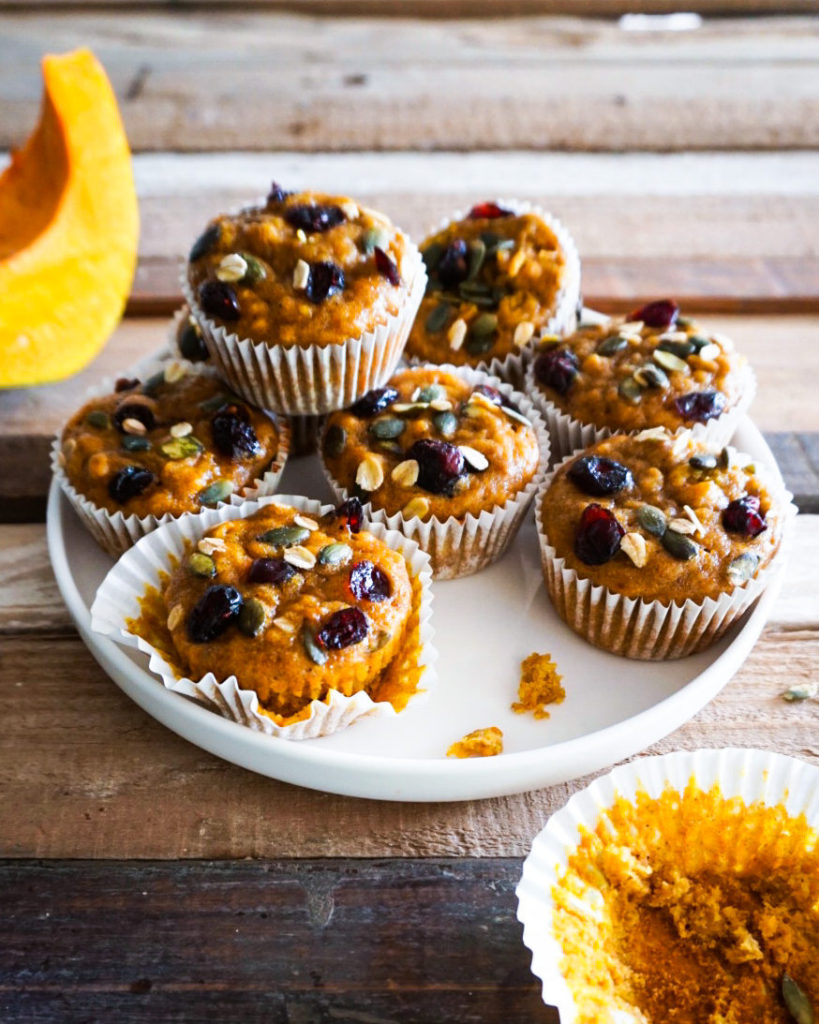 Healthy triple pumpkin breakfast muffins - a healthy recipe by Familicious