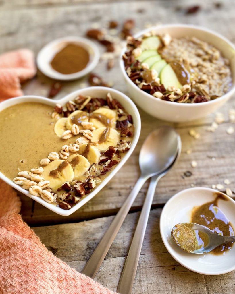 Pumpkin smoothie bowl and pumpkin spice oatmeal - Familicious