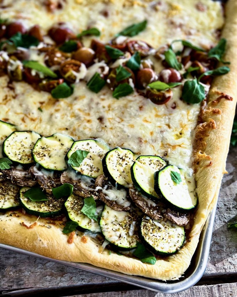 close up sheet pan pizza